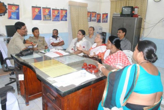Chandrapur Tata Kalibari Incident: Councilors of AMC (INC) submits deputation to East Agartala Women P.S: 3 more IPC Sections lodged Chandrapur Tata Kalibari Incident: Councilors of AMC (INC) submits deputation to East Agartala Women P.S: 3 more IPC Sections lodged